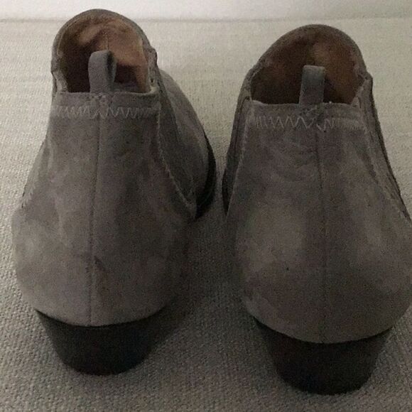 SCHULTZ Jacqueline Bootie Gray Suede - Picture 9 of 12